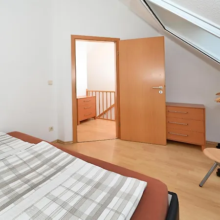 27 5 Weidenweg 1 E *